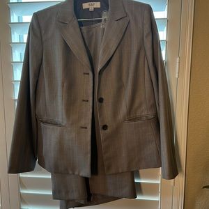 Le Suit size 12 business suit